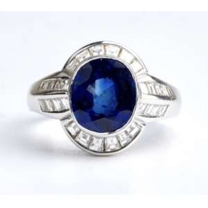 Anello in oro bianco con zaffiro ct 3,70 Burma non trattato e diamanti