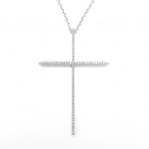 Collana in oro bianco 18 kt con ciondolo croce e diamanti Ct 0,68