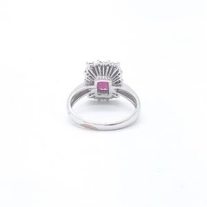 Anello oro bianco con rubino sintetico e diamanti - immagine 2