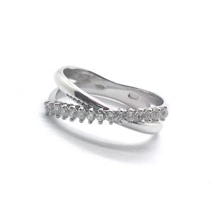 Anello in oro bianco con diamanti - immagine 3