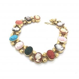 Bracciale in oro giallo con camei