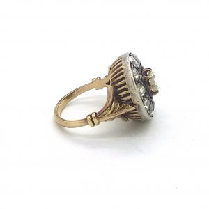 Anello in oro giallo con diamanti - immagine 5