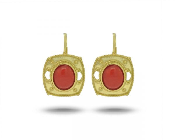 Orecchini in oro giallo e corallo