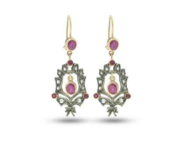 Orecchini in oro e argento con rubini e diamanti