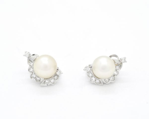 Orecchini IN ORO BIANCO CON perle e diamanti Ct 0,50