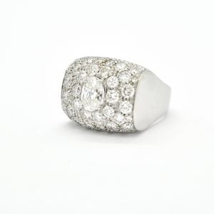 Anello fascia in oro bianco con diamanti Ct 3,31 - immagine 2