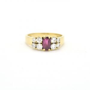 Anello in oro giallo con rubino ct 0,50 e diamanti