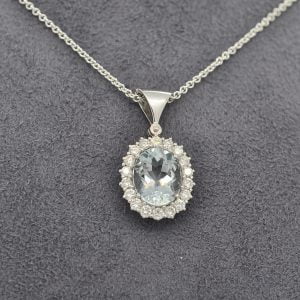 Collana con acquamarina e diamanti