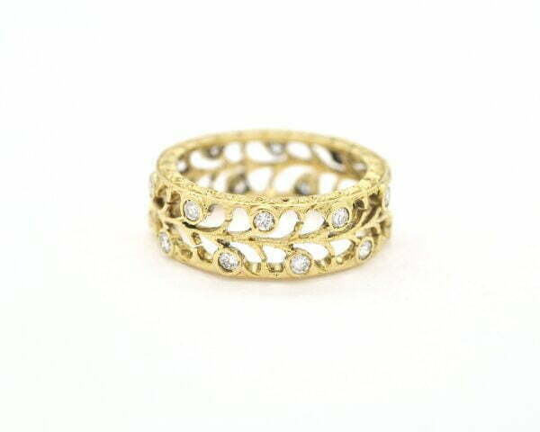 Anello in oro giallo con diamanti Ct 0,60