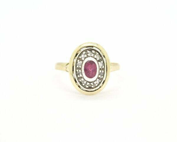 Anello vintage in oro giallo con rubino e diamanti