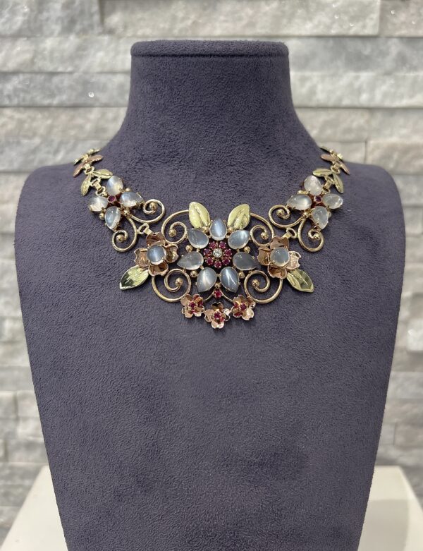 Collana in oro giallo e rosa con pietre di luna