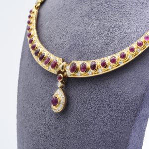 Collana in oro giallo con diamanti e rubini - immagine 4