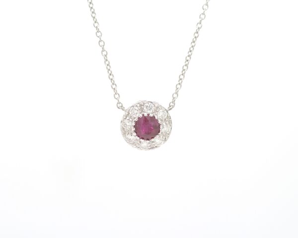Collana in oro bianco con rubino ct 0,70 e diamanti a contorno