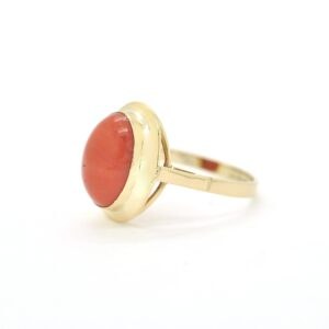 Anello in oro giallo con corallo - immagine 2