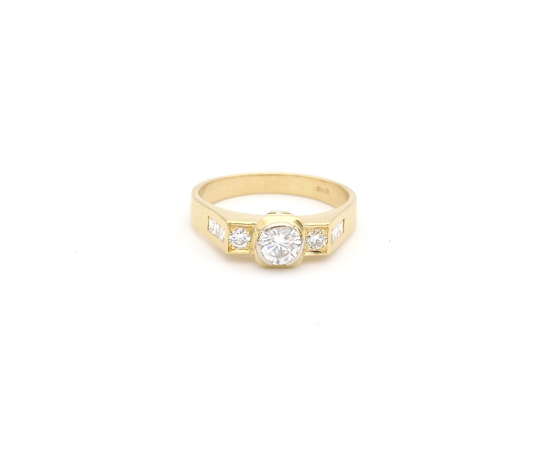 Anello in oro giallo con diamanti - GIOIELLERIA ROMA – GIOIELLI IN ORO ...
