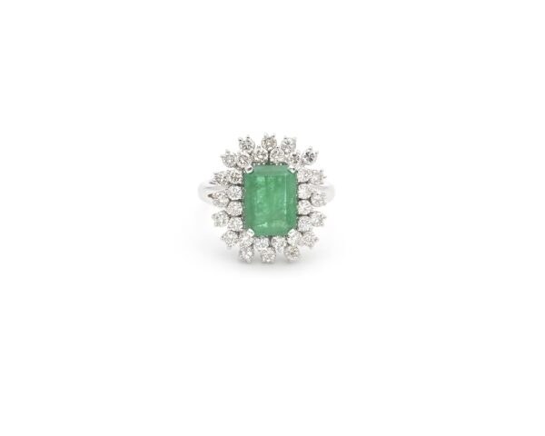 Anello in oro bianco con smeraldo ct 2,81 e diamanti