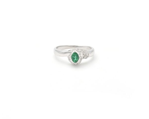 Anello in oro bianco con smeraldo ct 0,30 e diamanti