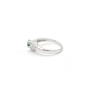 Anello in oro bianco con smeraldo ct 0,30 e diamanti - immagine 2
