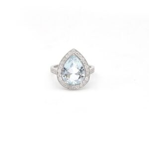Anello in oro bianco con acquamarina 3,63 ct e diamanti 0,66 ct