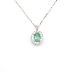 Collana in oro bianco con smeraldo e diamanti