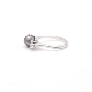 Anello in oro bianco con perla Tahiti e diamanti - immagine 2