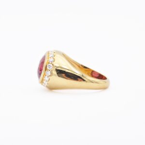 Anello in oro giallo con rubellite e diamanti - immagine 2