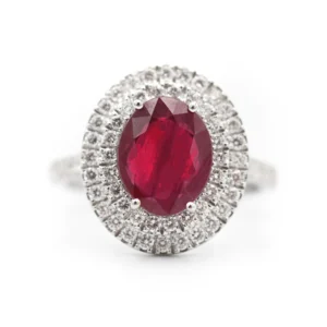 Anello con Rubino Ovale 2,23 ct  Myanmar e Diamanti Naturali